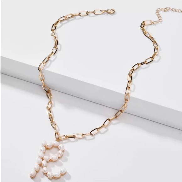 Cute!! Pearl Initial Necklace - Picture 3 of 5